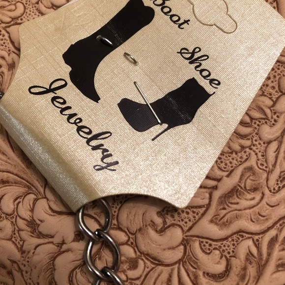 Pretty Boot Bracelet - Picture 4 of 4